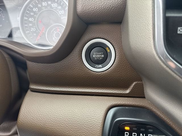 2020 RAM 1500 Laramie Crew Cab 4x4 6'4" Box