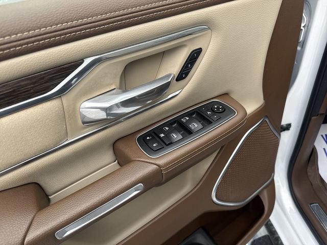 2020 RAM 1500 Laramie Crew Cab 4x4 6'4" Box