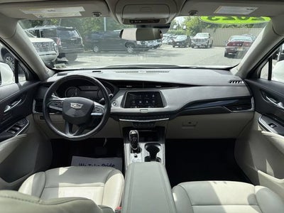 2023 Cadillac XT4 AWD Premium Luxury