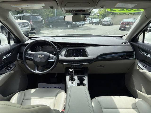 2023 Cadillac XT4 AWD Premium Luxury