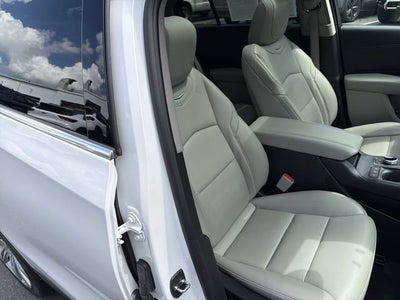 2023 Cadillac XT4 AWD Premium Luxury