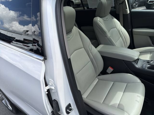 2023 Cadillac XT4 AWD Premium Luxury