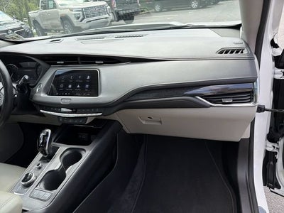 2023 Cadillac XT4 AWD Premium Luxury